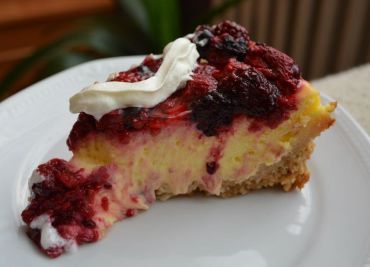 Cheesecake s lesním ovocem