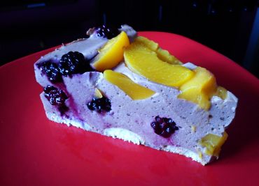 Letní tvarohovo-ovocný dort