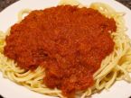 Špagety s kuřecím masem, hlívou ústřičnou a bazalkovou omáčkou