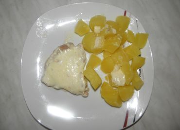 Zapečené masové plátky se sýrem a smetanou