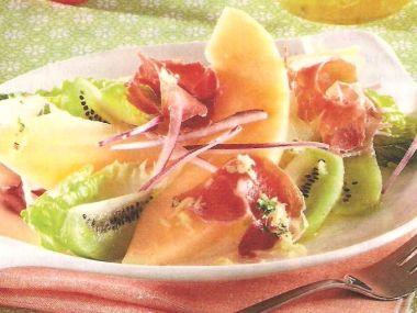 Salát z melounů, kiwi a parmské šunky