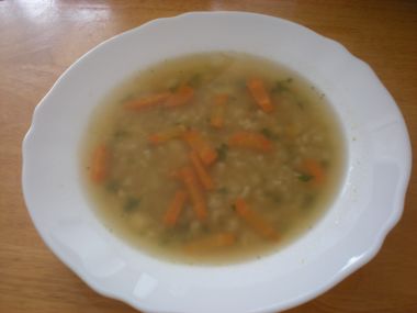Zeleninová polévka s rýží.