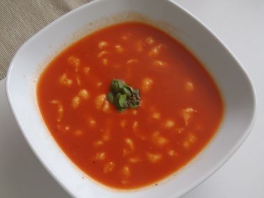 Rajská polévka s krupicovými noky