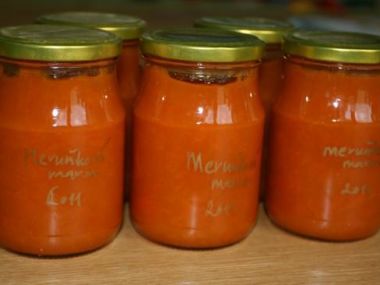 Meruňková marmeláda z domácí pekárny
