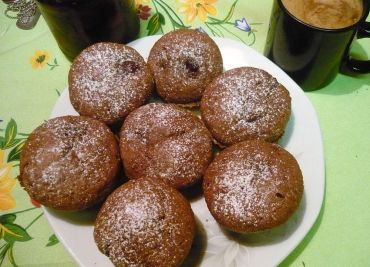 Čokoládové muffiny s višněmi