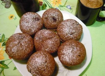 Čokoládové muffiny s višněmi