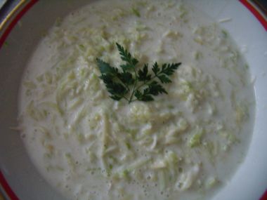 Okurkový salát s kyškou