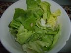 Hlávkový salát a sladko-kyselý nálev