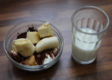 Banánovo-kakaový milkshake