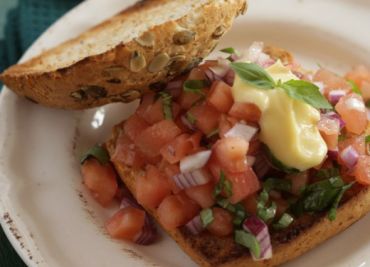 Tomatová bruschetta