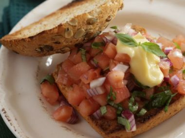 Tomatová bruschetta