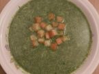 Špenátová polévka s parmazánem a krutony
