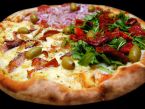 Pita pizza