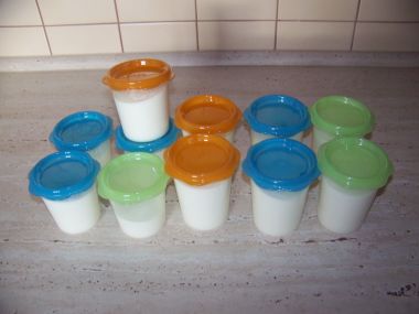 Jogurt z kravského mléka