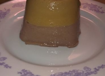 Dvoubarevný puding pro děti