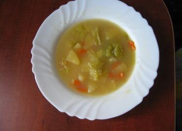 Kapustovomrkvová polévka