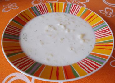Mléčná polévka s těstovinami