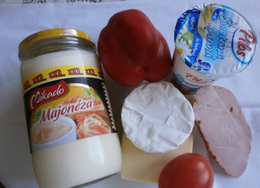 Hermelínový salát se sýrem