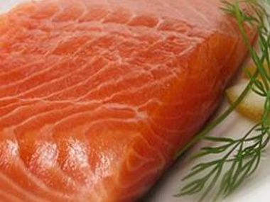 Steak z lososa s pomerančovou salsou