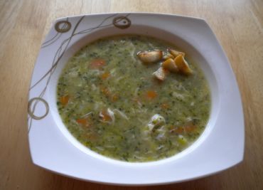 Brokolicová polévka s křupinama