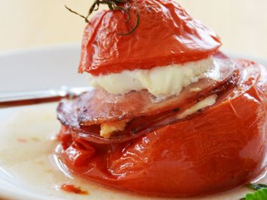 Pečená rajčátka s mozzarellou a šunkou