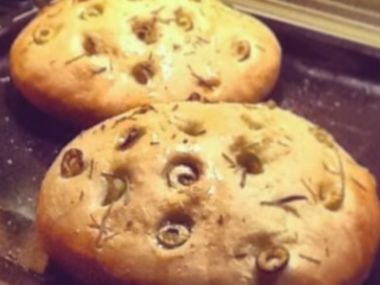 Focaccia s olivami