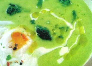 Brokolicový krém s vejcem