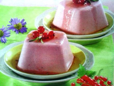 Rybízová panna cotta