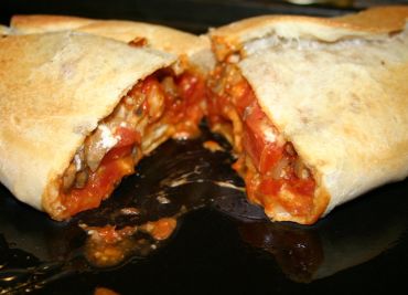 Plněná pizza Calzone