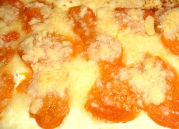 Meruňkový kynutý koláč