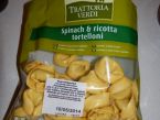 Tortellini s ricottou, špenátem a rajčatovou omáčkou