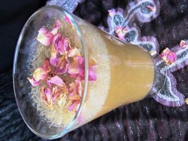 Hroznová šťáva s růžovou vodou