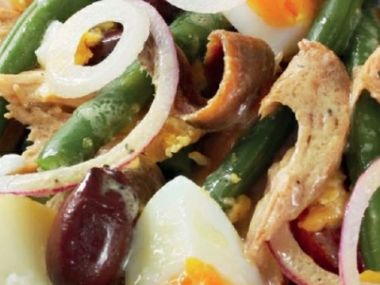 Salát Nicoise podle sonizny