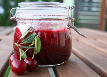 Třešňová marmeláda s kapkou brandy