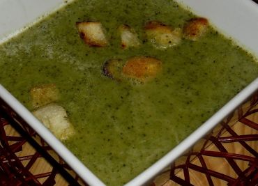 Brokolicová polévka se smetánkou