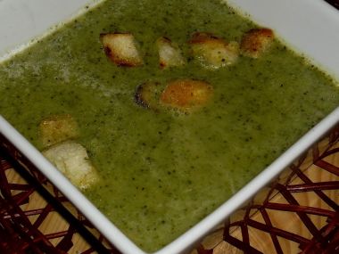 Brokolicová polévka se smetánkou