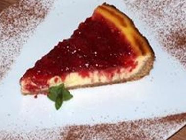 Jahodový cheesecake ze sušenek