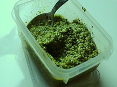 Bylinkové pesto