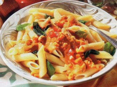 Penne s mrkvovo-rajčatovou omáčkou