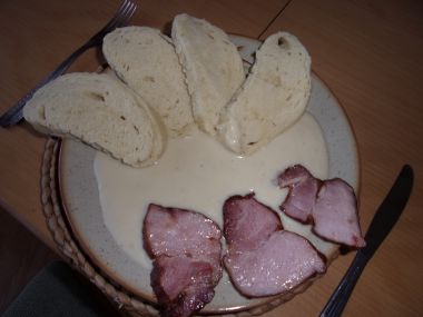 Křenová omáčka k uzenému