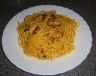 Špagety zapékané s hříbky, vajíčkem a zeleným "medvědím" česnekovým pestem