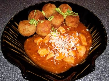 Nivové krokety s pikantní kuřecí chilli směsí