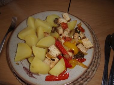 Uzené tofu na zelenině