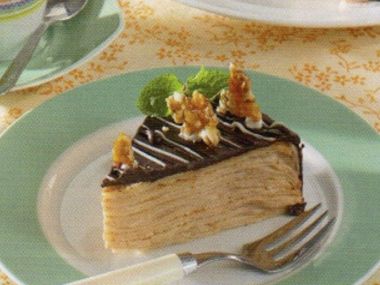Karamelový palačinkový dort