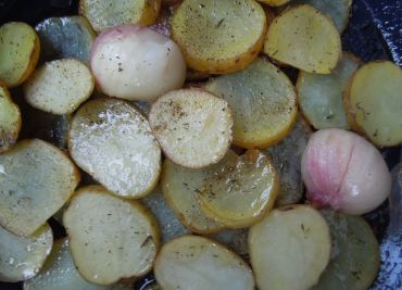 Salát ostrý bramborový