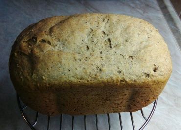 Špaldovo - pšenično - žitný chléb z domácí pekárny