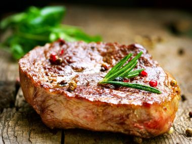 Hovězí steak s kůrčikoučkou z cibule