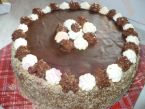 Ořechový dort s čokoládou a třešněmi