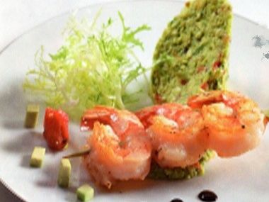 Tygří krevety na špízu a guacamole