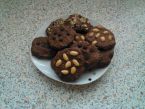 Čokoládové cookies s lískovými oříšky